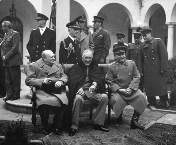 tiga tokoh pemimpin dunia yang berpengaruh pada masa Perang Dunia II